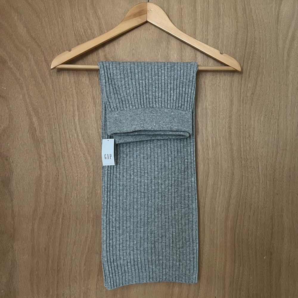 NWT GAP Gray Ribbed Knit Midi Skirt